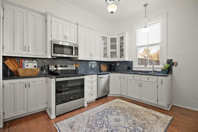 Building Photo - 1512 Rosenberg St