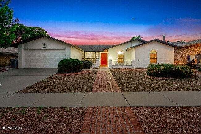 Building Photo - 853 El Parque Dr
