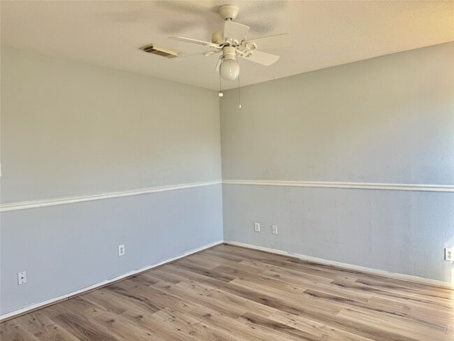 Building Photo - 8819 Diamond Lake Ln