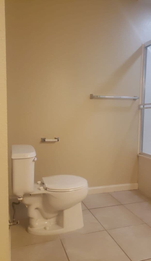 Building Photo - TANAMERA CONDOMINIUMS 1 bed 1 bath 1 car g...