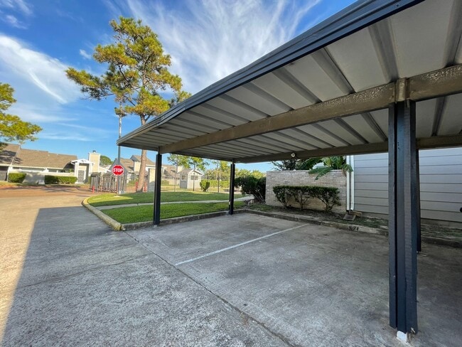 Building Photo - 12250 Copper Tree Pvt Ln