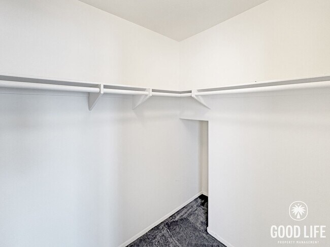 Building Photo - Spacious 4BR Home in Central Mira Mesa