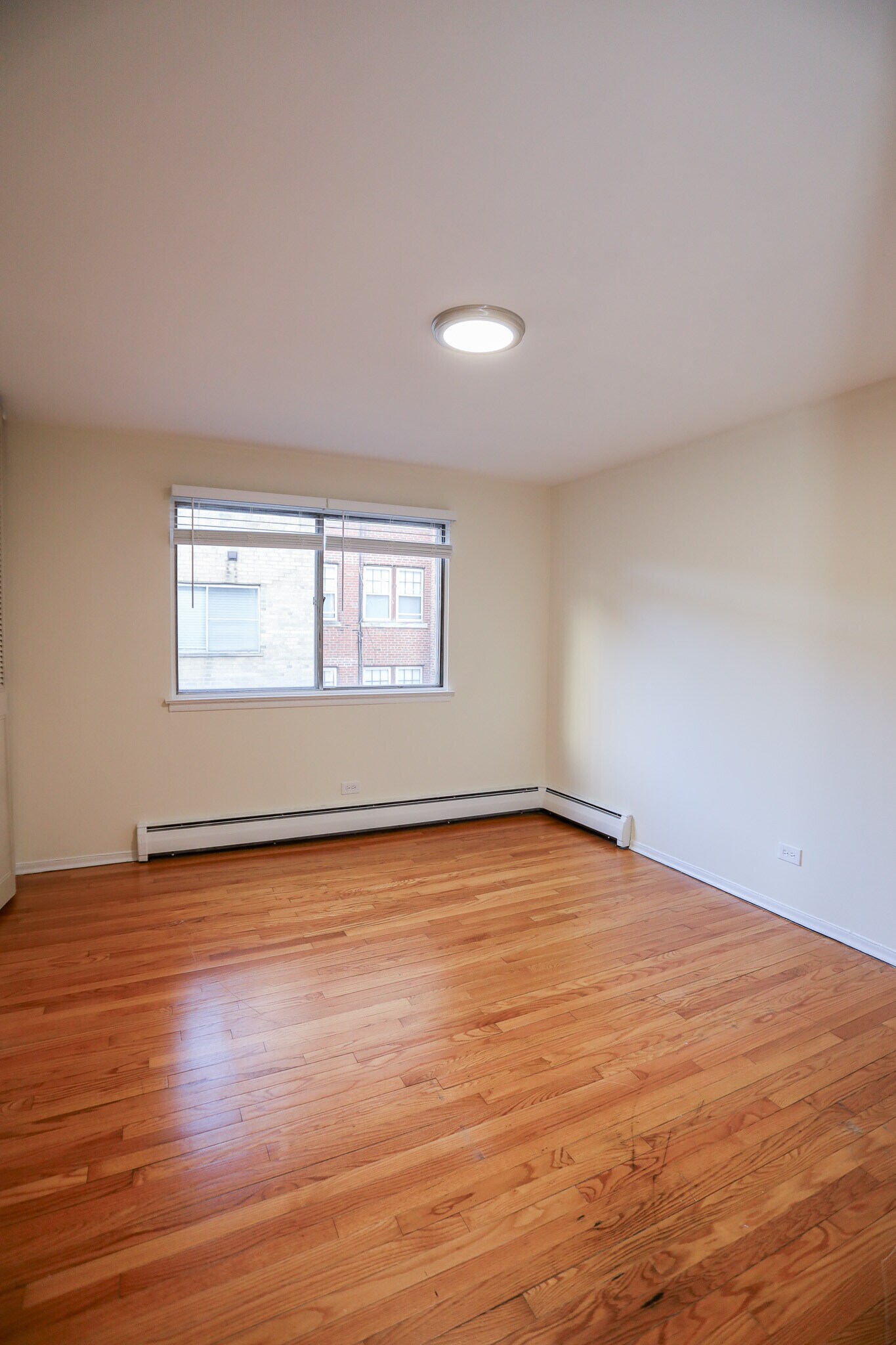 Building Photo - 6166 N Winthrop Ave