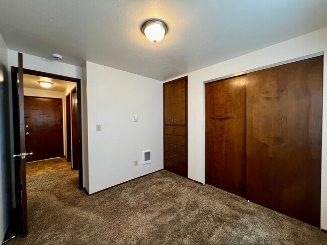 Building Photo - Non-Refundable & Security Deposit Total: $...
