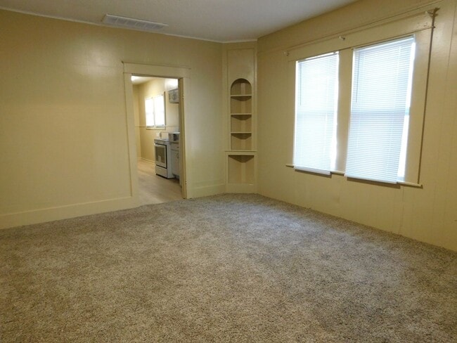 Building Photo - 3 bedroom 1 bath home Fort Smith