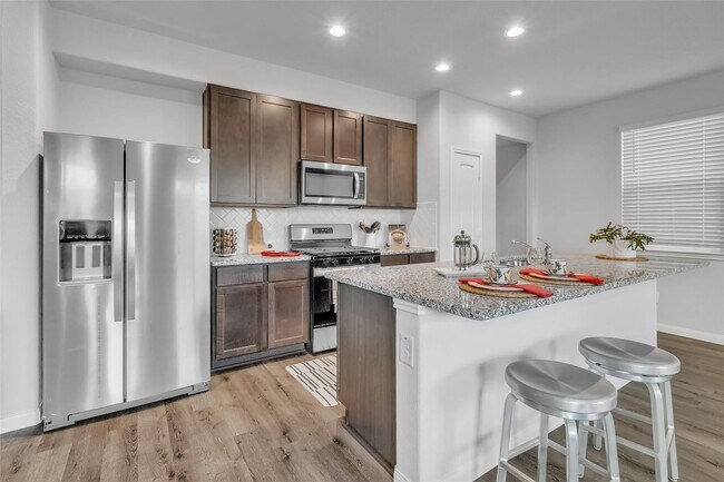 Building Photo - 24902 Landolfi Dr