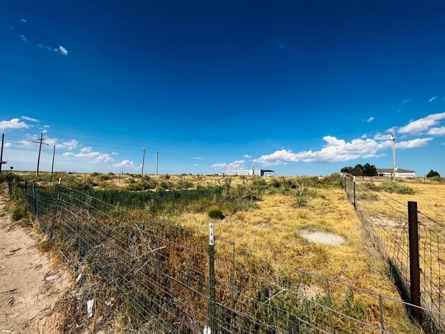 Building Photo - 503 S Roosevelt Rd V