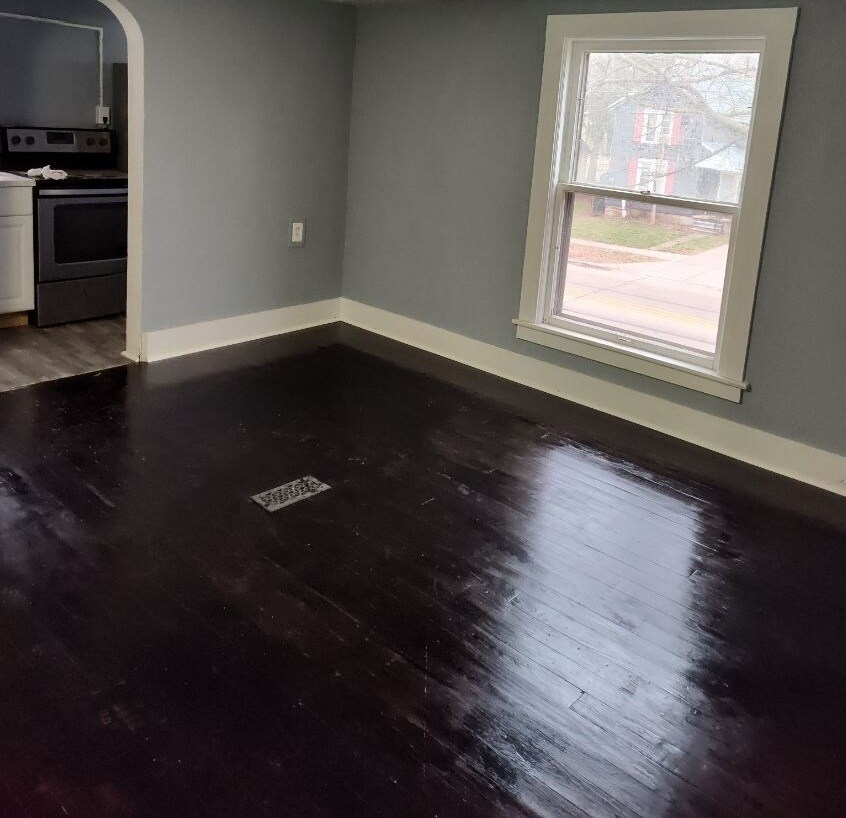 Building Photo - 811 N Pine St