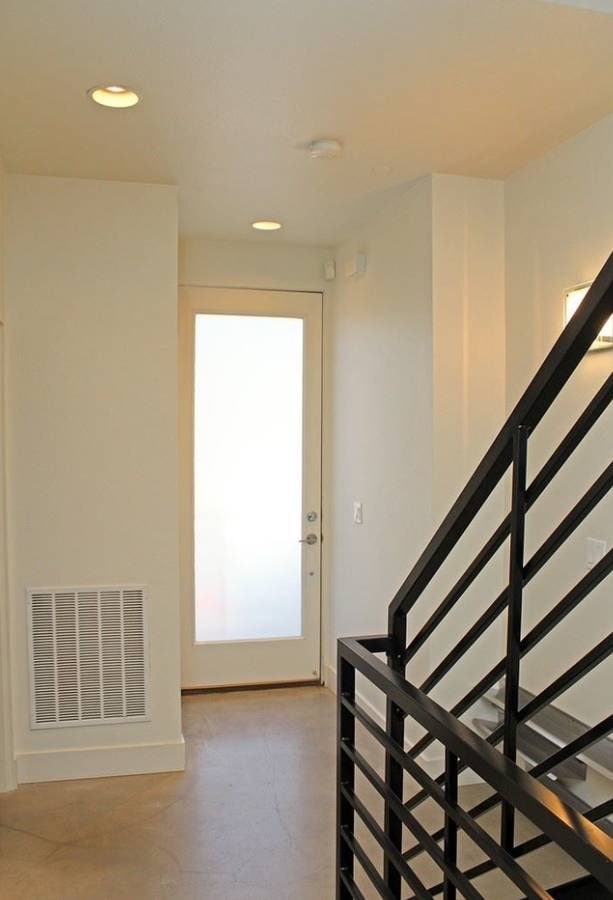Building Photo - 4644 S Kelly Ave