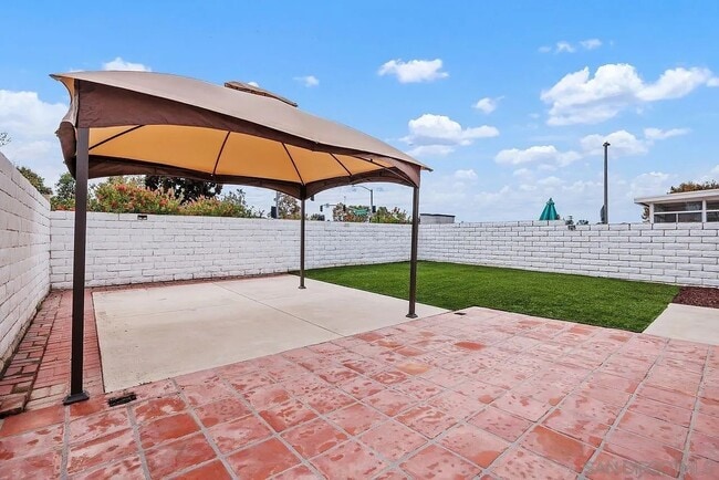 Building Photo - 207 Carissa Dr