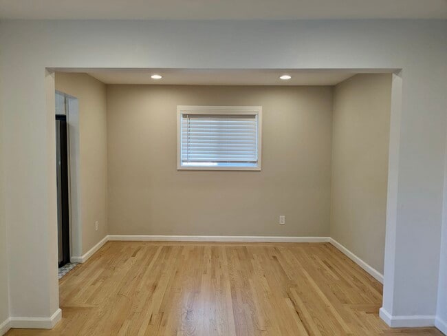 Dining Room - 5029 Barrett Ave
