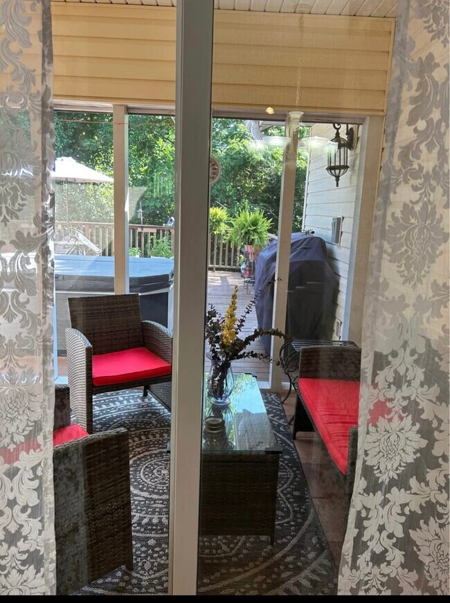 Building Photo - 7 Ulverston Dr