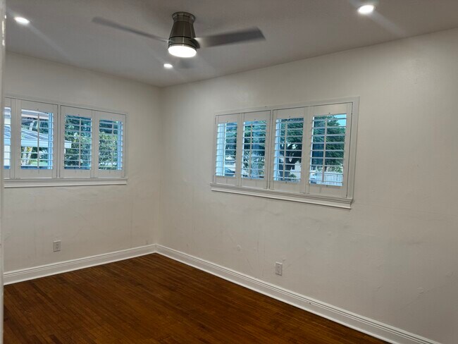 Building Photo - 8366 SW 37th St