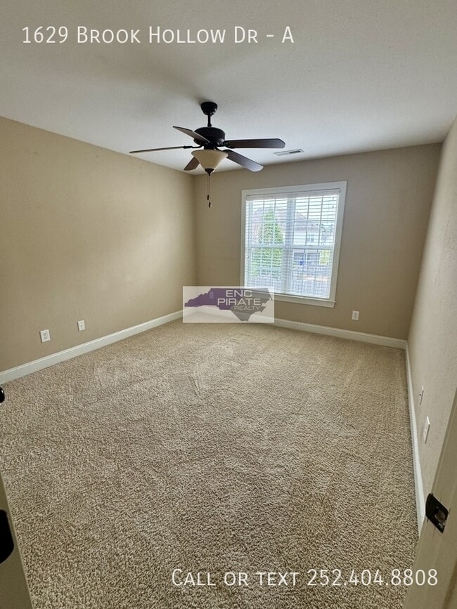 Building Photo - 1629 Brook Hollow Dr