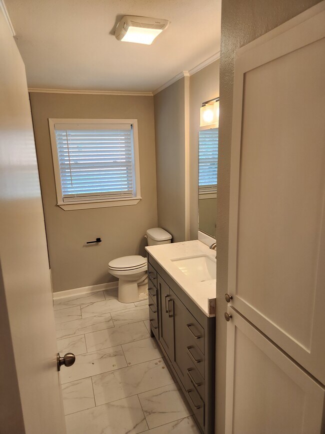 Building Photo - 3114 Tanglewood Dr