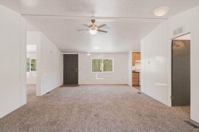 Building Photo - Peaceful Country Living with the Convenience of Town Nearby!