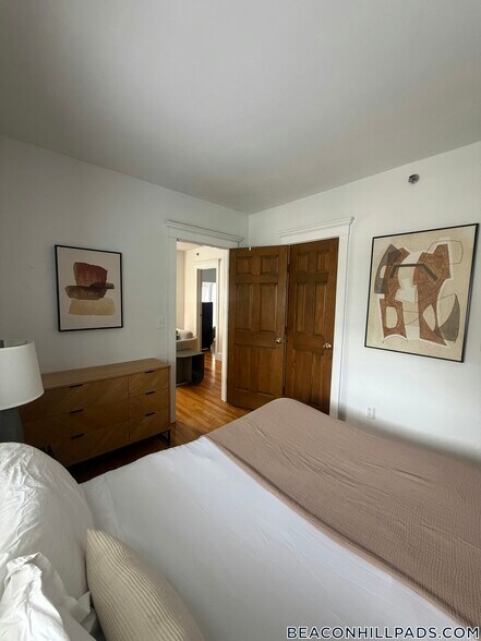 Building Photo - 14 Derne St