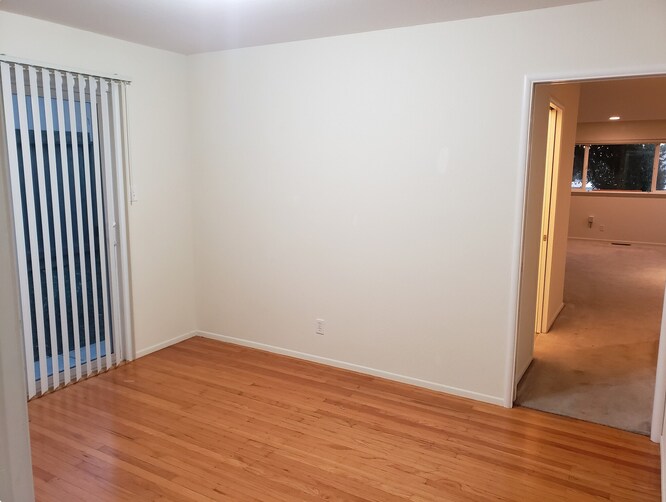 Building Photo - 129 Margarido Dr