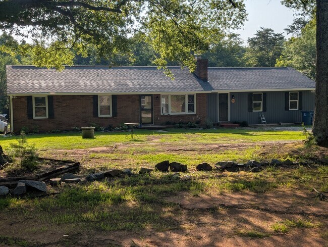 Building Photo - 5488 Yanceyville Rd