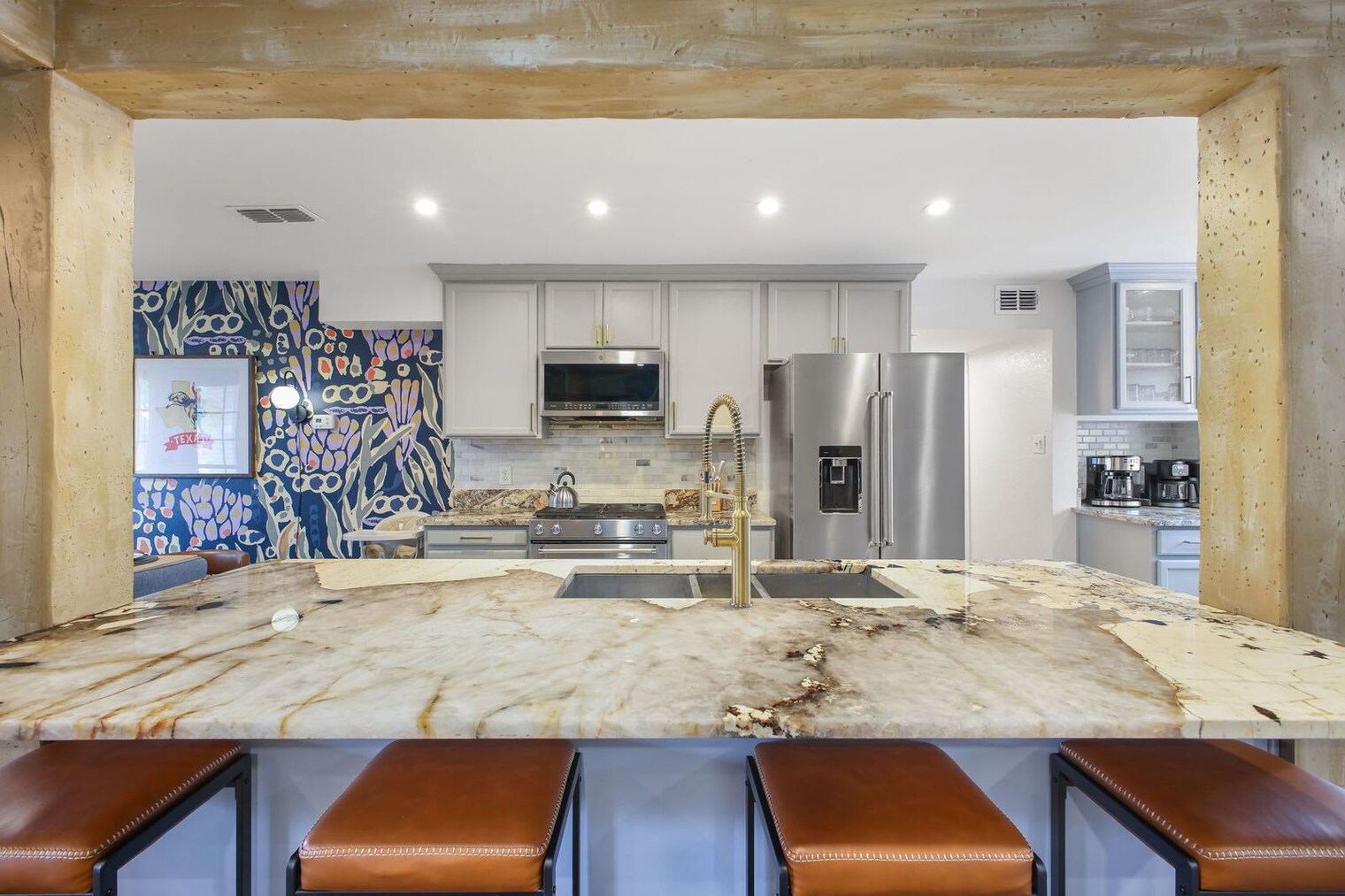 Building Photo - 8922 Hetherington Dr