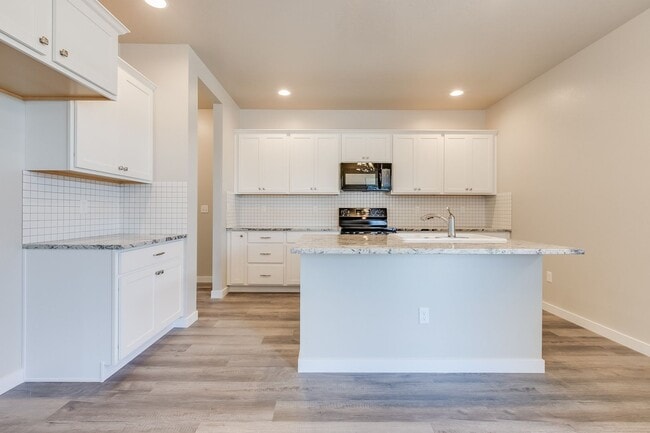 Building Photo - Adorable and Affordable Alley Load Home For Rent in Meridian!  A must see!