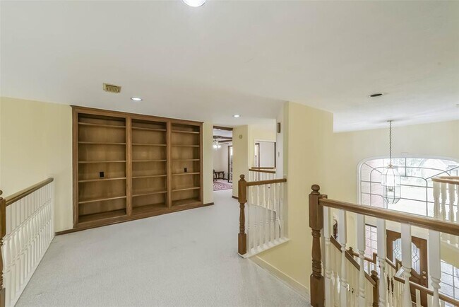 Building Photo - 1706 Galleon Oaks Dr