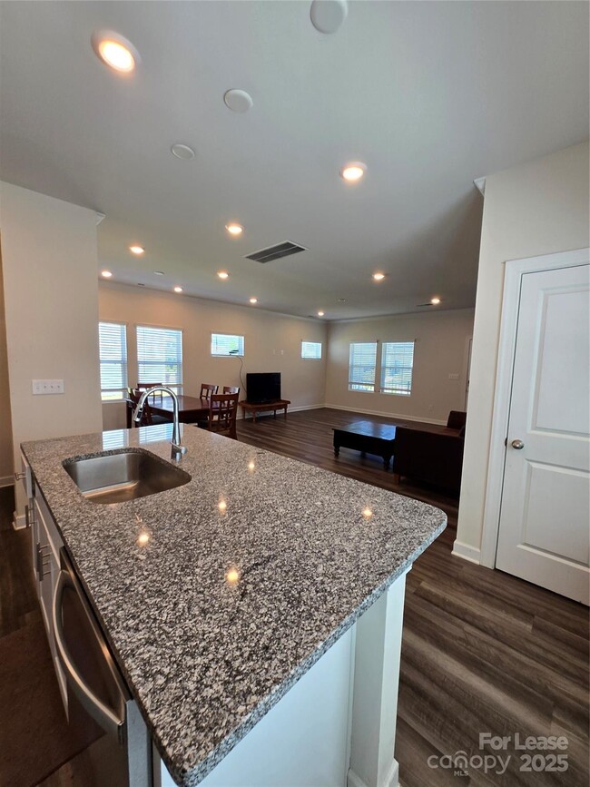 Building Photo - 433 Cranford Dr