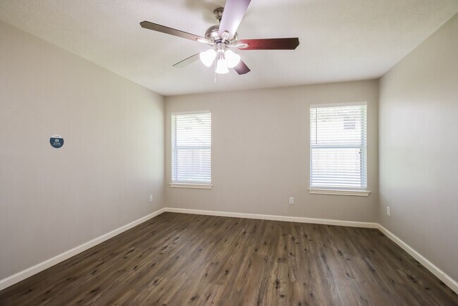 Building Photo - 26126 Cypresswood Dr