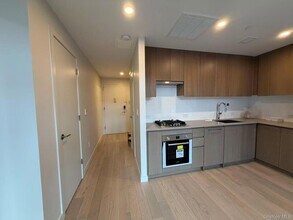 Building Photo - 131-02B 40th Rd