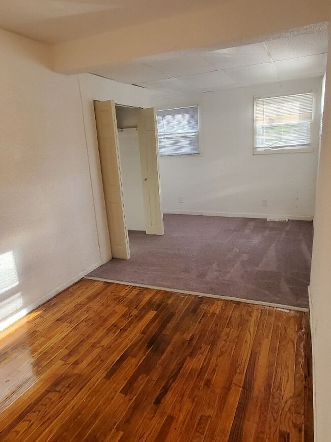 Building Photo - Coming soon - 3bed/1bath - $1000/mo