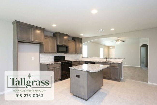 Building Photo - Brand New 4/2/2 in The Heights neighborhood!