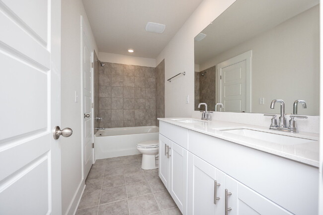 Building Photo - Stunning 3BR/2.5BA Luxury Townhome with Loft & Garage in Greenville! $2,050/mo rent