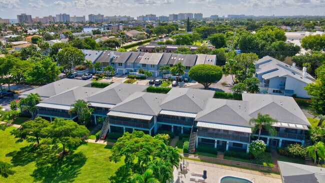 Building Photo - 2920 Florida Blvd