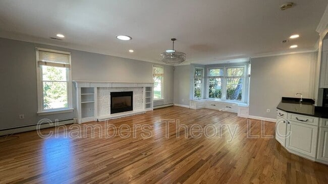 Building Photo - 10130 Blake Ln