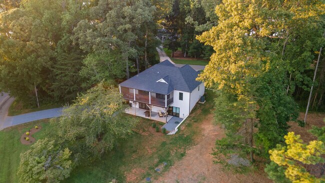Building Photo - 309 Bridgewater Ln