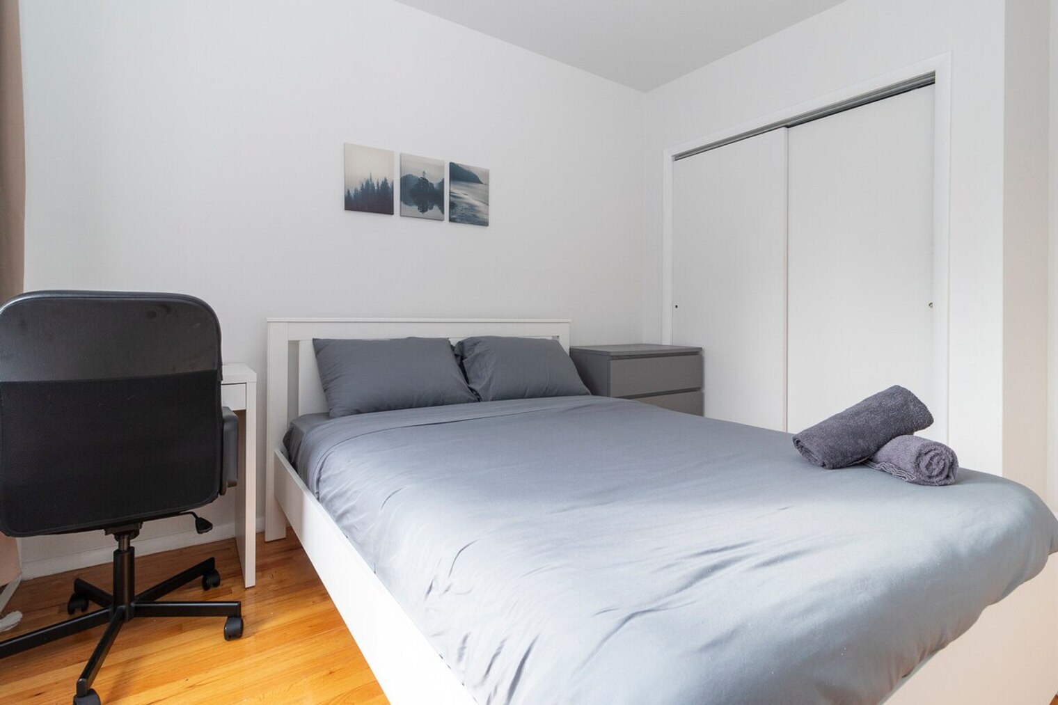 Building Photo - 130 E 95th St