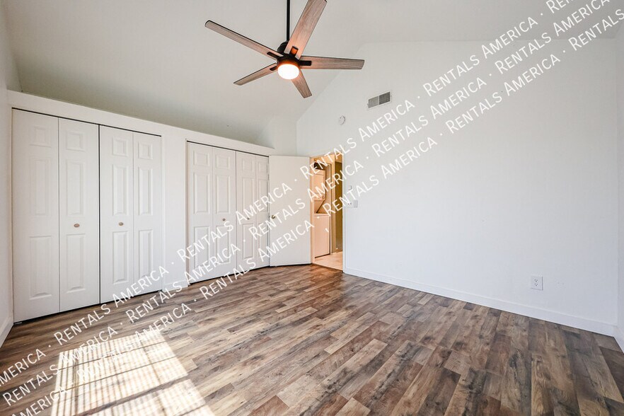 Building Photo - 3491 N Arizona Ave