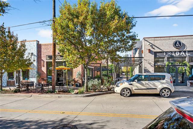 Building Photo - 439 W 9th St