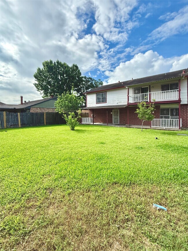 Building Photo - 12210 Cliffgate Dr