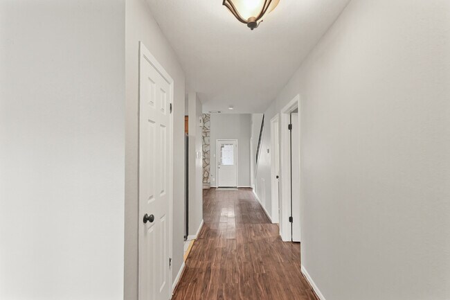 Building Photo - 12322 Wild Pine Dr