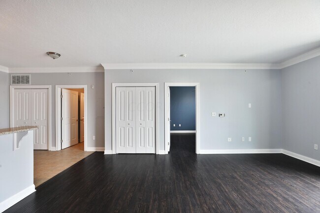 Building Photo - 511 W 1st Ave