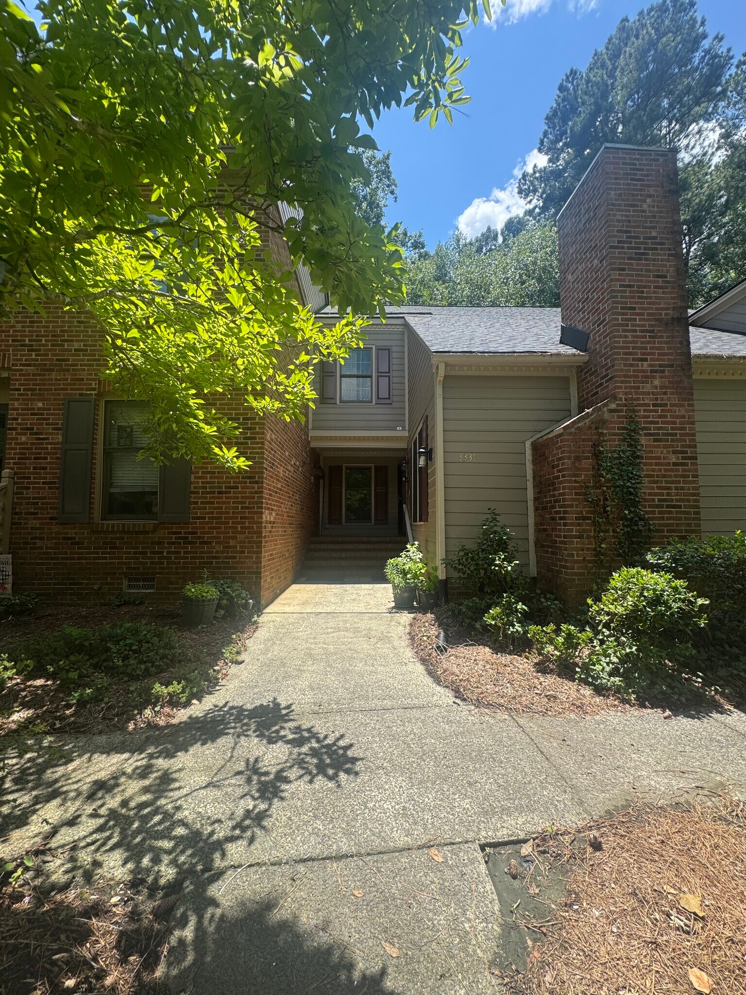 Building Photo - 3331 Coachmans Way
