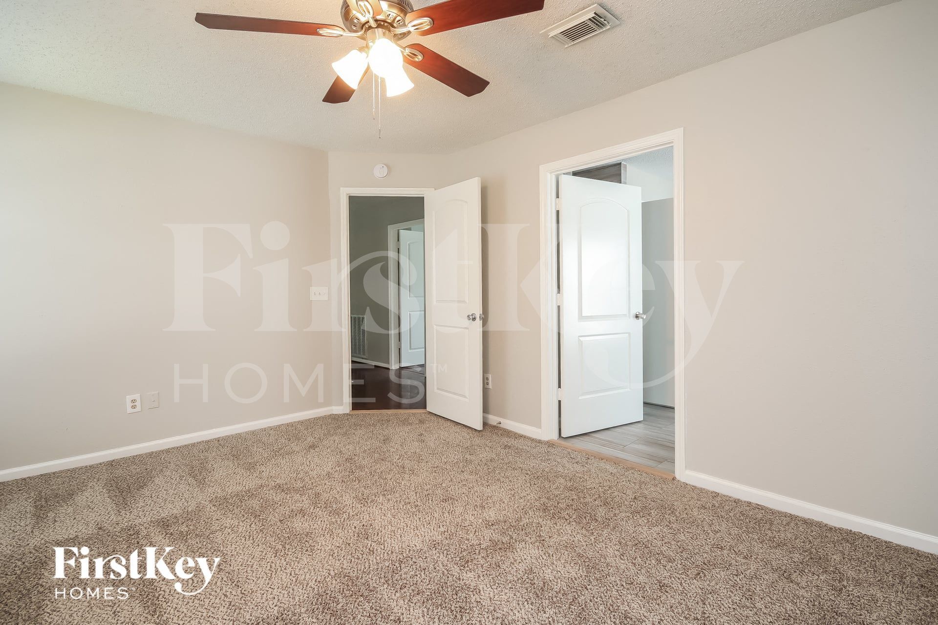 Building Photo - 4004 Ashwood Dr