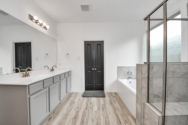 Building Photo - 20230 Creekdale Bend Dr