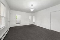 Building Photo - 160 Papineau Ave