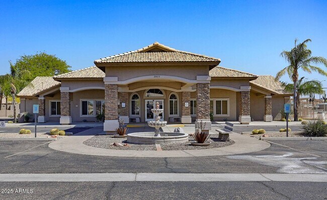Building Photo - 10867 W Chino Dr
