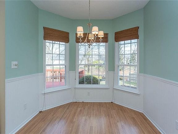 Building Photo - 608 Burr Oak Dr