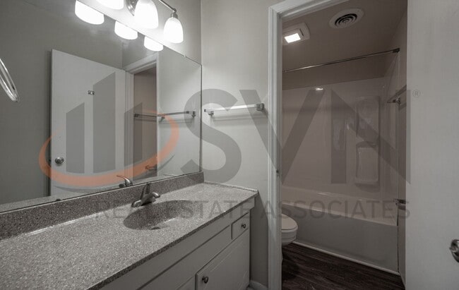 Building Photo - 500 Umstead Dr