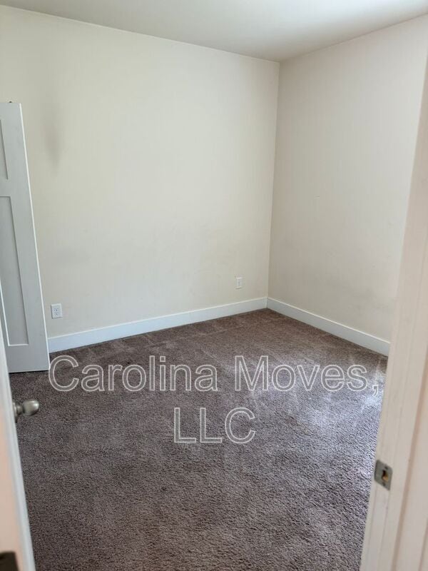 Building Photo - 6 Larson Dr