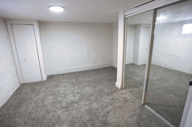 Building Photo - 1222 Wealthy St SE